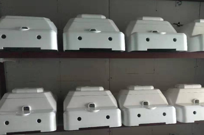 制作塑膠手板的主要材料有哪些？